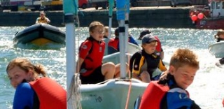 Un día soleado de navegación 